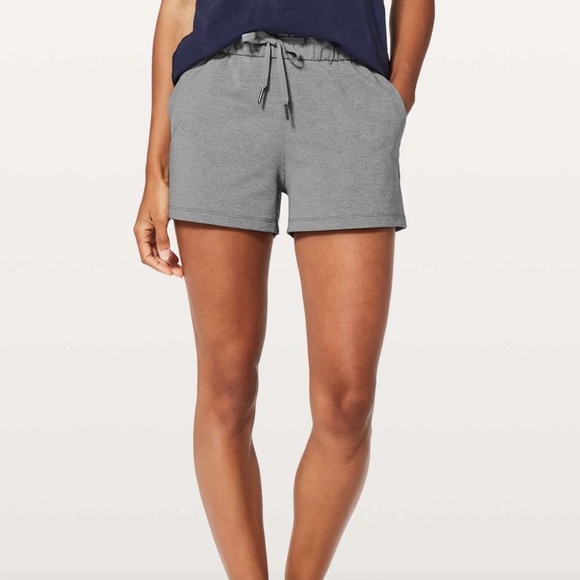 Lululemon On The Fly Short 2.5", Heathered Slate - Picture 1 of 4